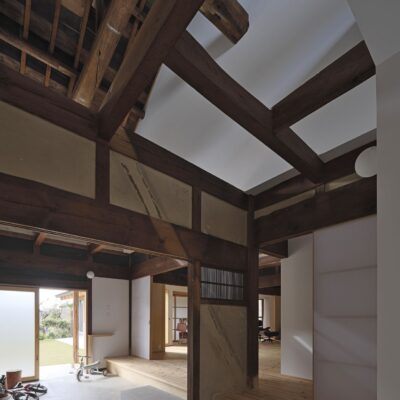 内観　玄関土間：古民家改修